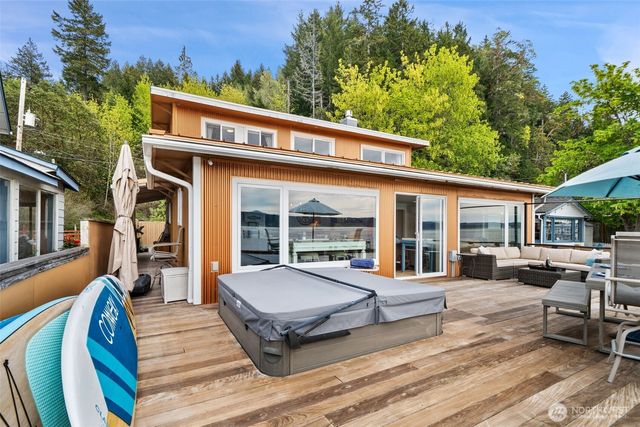 18651 NE North Shore Road, Tahuya, WA 98588