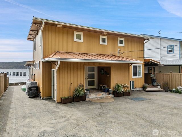 18651 NE North Shore Road, Tahuya, WA 98588