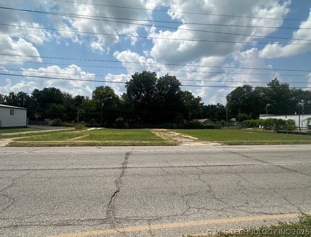 820 S Wood Drive, Okmulgee, OK 74447
