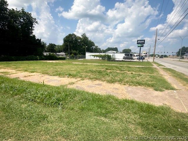 820 S Wood Drive, Okmulgee, OK 74447