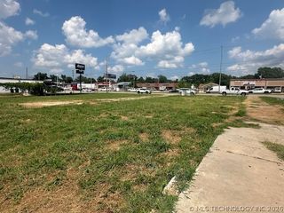 820 S Wood Drive, Okmulgee, OK 74447