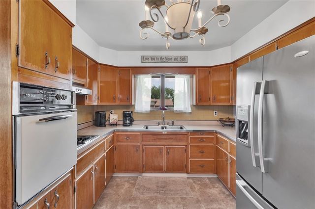 4790 Frich Dr, Whitehall, PA 15227