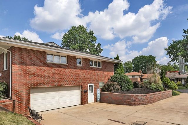 4790 Frich Dr, Whitehall, PA 15227