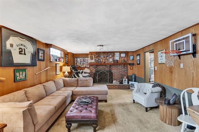 4790 Frich Dr, Whitehall, PA 15227
