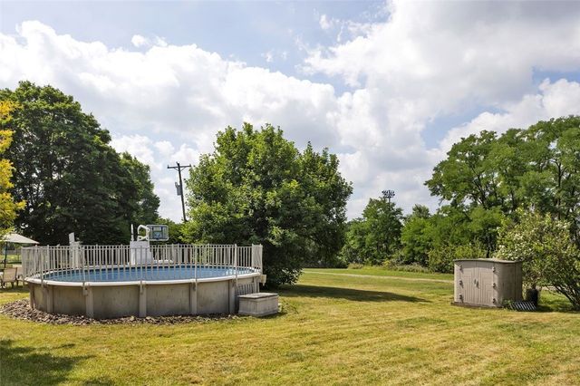 4790 Frich Dr, Whitehall, PA 15227