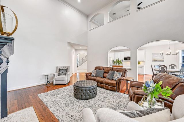 609 Forest Bend Lane, Friendswood, TX 77546