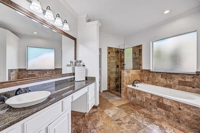 609 Forest Bend Lane, Friendswood, TX 77546