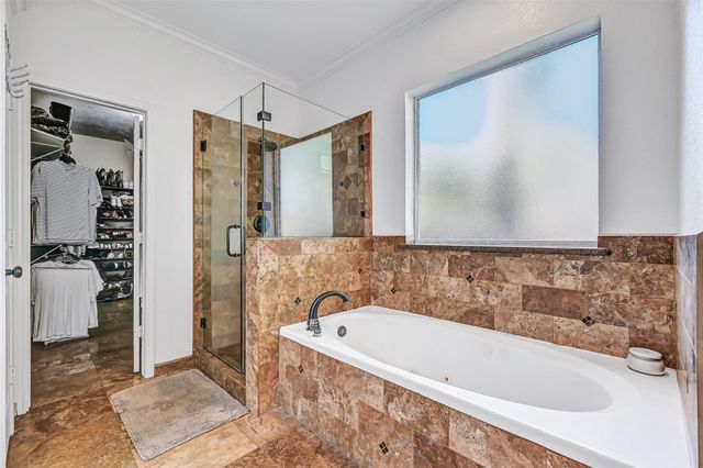 609 Forest Bend Lane, Friendswood, TX 77546