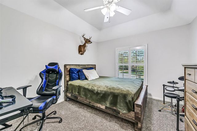 609 Forest Bend Lane, Friendswood, TX 77546