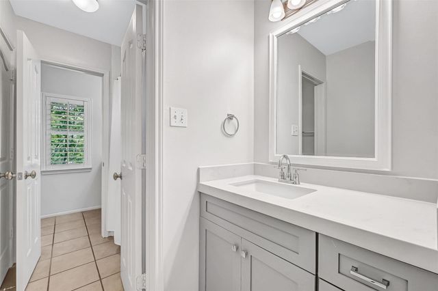 609 Forest Bend Lane, Friendswood, TX 77546