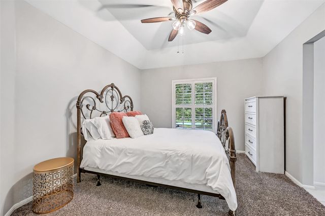 609 Forest Bend Lane, Friendswood, TX 77546