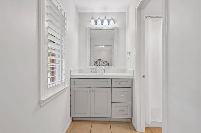 609 Forest Bend Lane, Friendswood, TX 77546