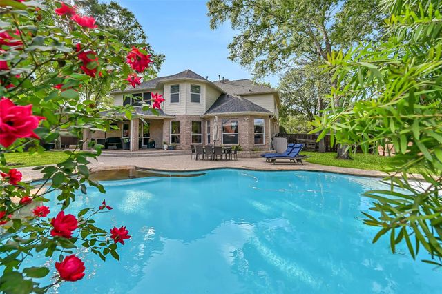 609 Forest Bend Lane, Friendswood, TX 77546