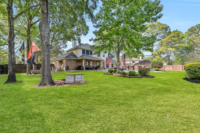 609 Forest Bend Lane, Friendswood, TX 77546