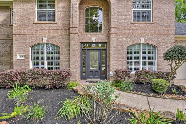 609 Forest Bend Lane, Friendswood, TX 77546
