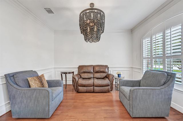 609 Forest Bend Lane, Friendswood, TX 77546