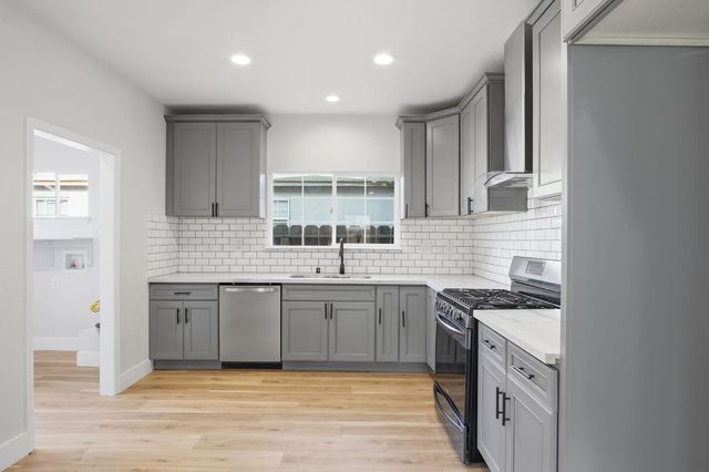 2009 W Willow St, Stockton, CA 95203