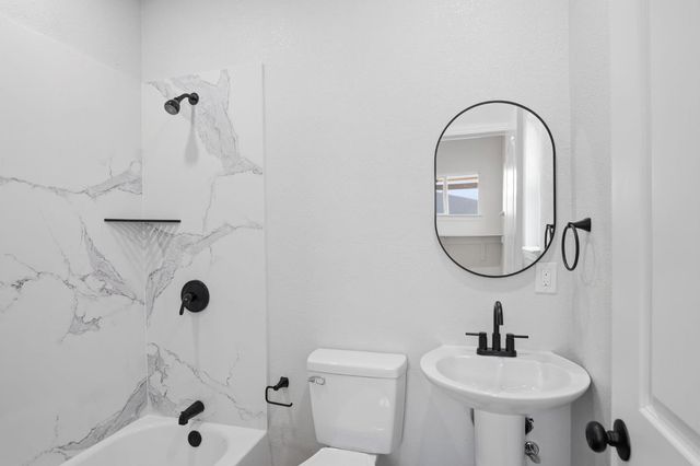 2009 W Willow St, Stockton, CA 95203