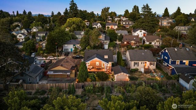 511 28th Avenue, Seattle, WA 98122