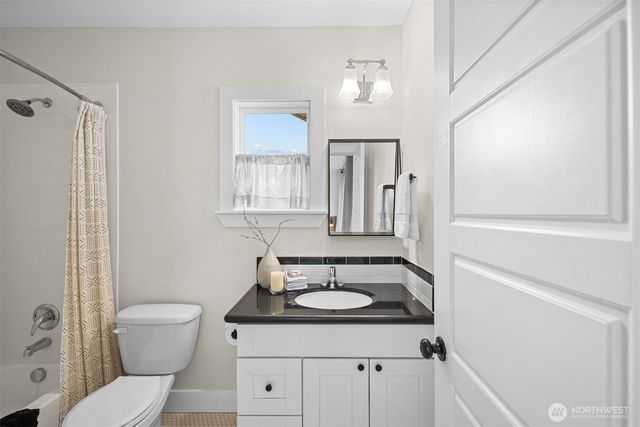 511 28th Avenue, Seattle, WA 98122