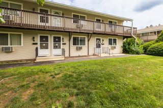 31 Bostwick Arms 31, New Milford, CT 06776
