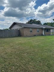 401 NW 7th, Atkins, AR 72823