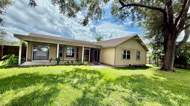 901 SW Gaitor Avenue, Port St. Lucie, Port St Lucie, FL 34953