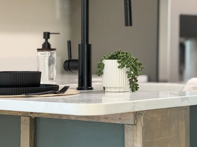 909 GRAYSON AVE, Waynesboro, VA 22980