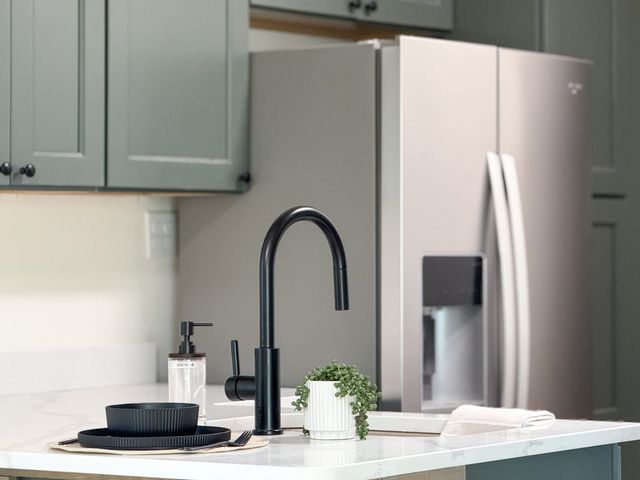 909 GRAYSON AVE, Waynesboro, VA 22980