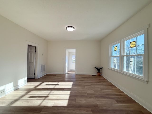 909 GRAYSON AVE, Waynesboro, VA 22980