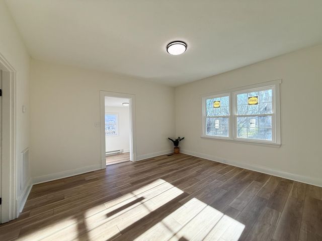 909 GRAYSON AVE, Waynesboro, VA 22980