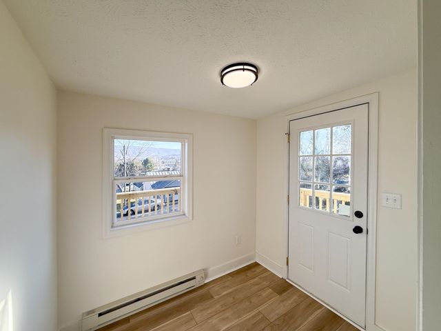 909 GRAYSON AVE, Waynesboro, VA 22980