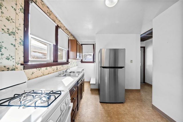 115 Frankfort Ave, West View, PA 15229