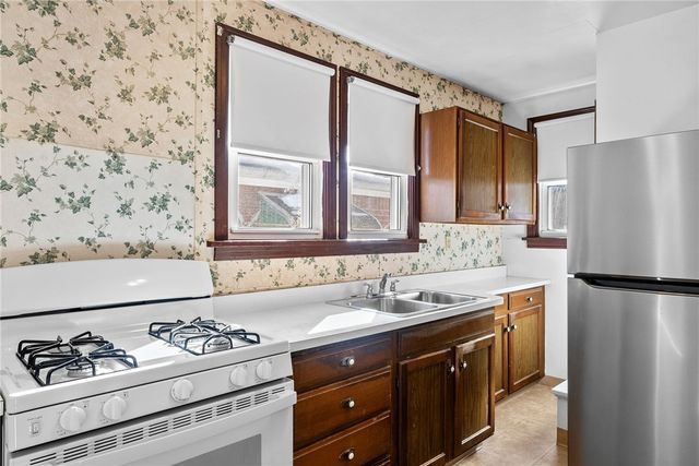115 Frankfort Ave, West View, PA 15229