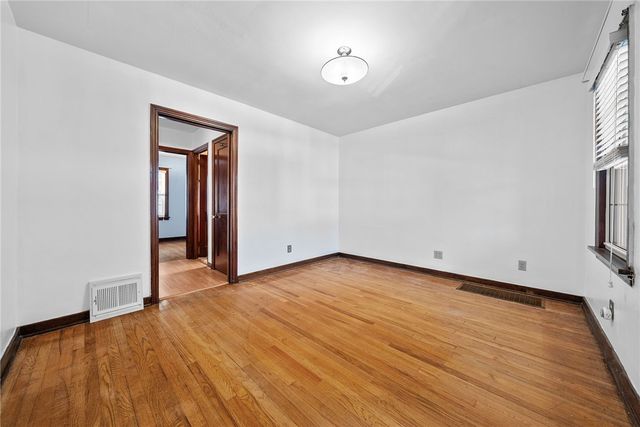 115 Frankfort Ave, West View, PA 15229