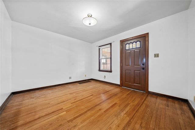 115 Frankfort Ave, West View, PA 15229