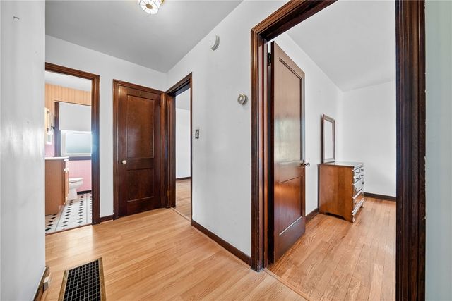 115 Frankfort Ave, West View, PA 15229