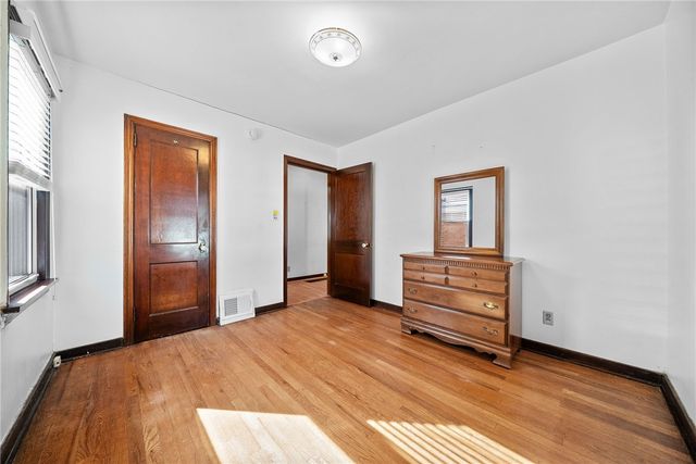 115 Frankfort Ave, West View, PA 15229