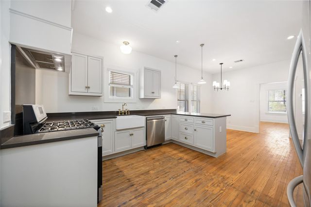 2100 Gregg Street, Houston, TX 77026