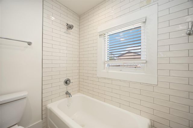 2100 Gregg Street, Houston, TX 77026