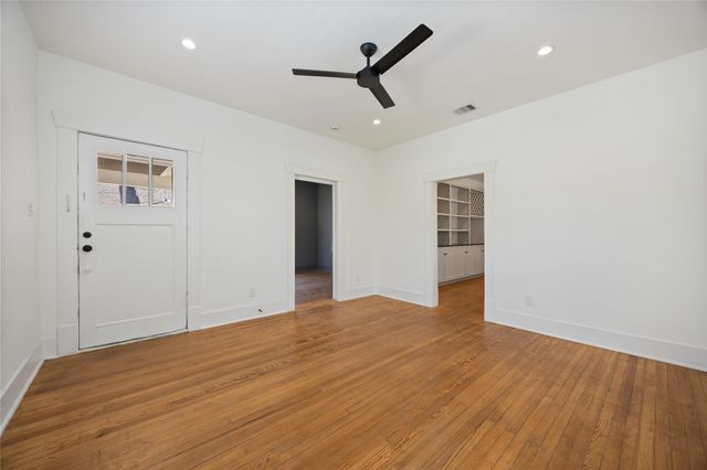2100 Gregg Street, Houston, TX 77026