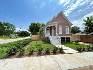 2100 Gregg Street, Houston, TX 77026