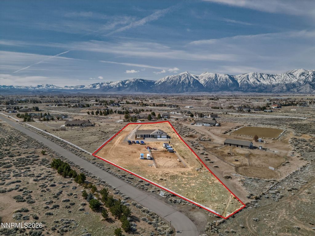 Image 4 of property listing at 1720 N Benton Road, Minden, NV 89423