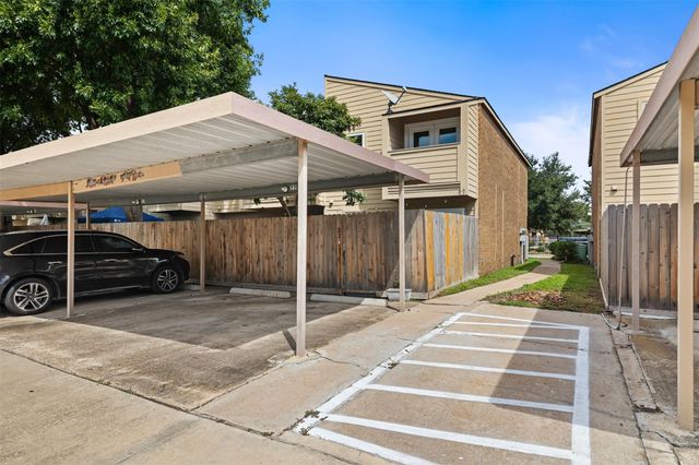 1500 Sandy Springs Road 22, Houston, TX 77042