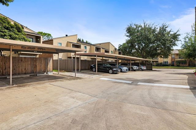 1500 Sandy Springs Road 22, Houston, TX 77042