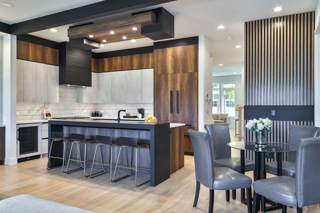 5624 N Francisco Avenue, Chicago, IL 60659