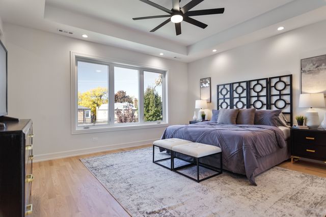 5624 N Francisco Avenue, Chicago, IL 60659