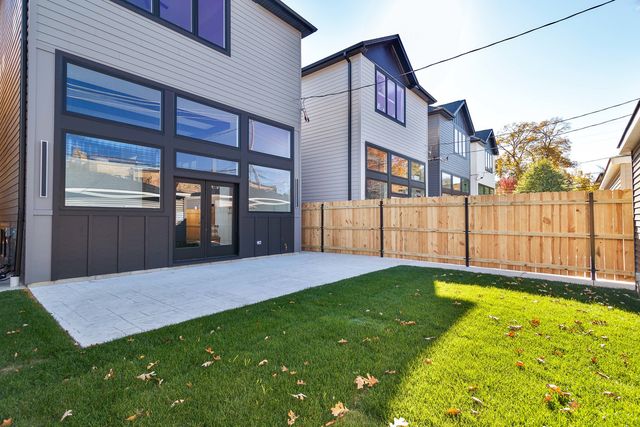 5624 N Francisco Avenue, Chicago, IL 60659