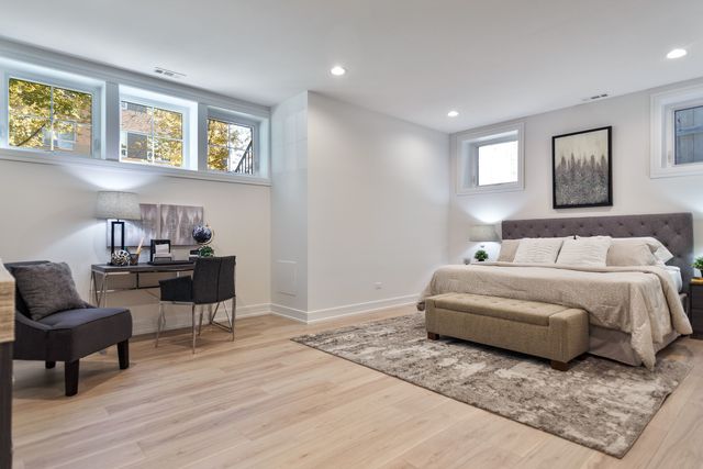 5624 N Francisco Avenue, Chicago, IL 60659