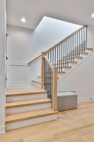 5624 N Francisco Avenue, Chicago, IL 60659